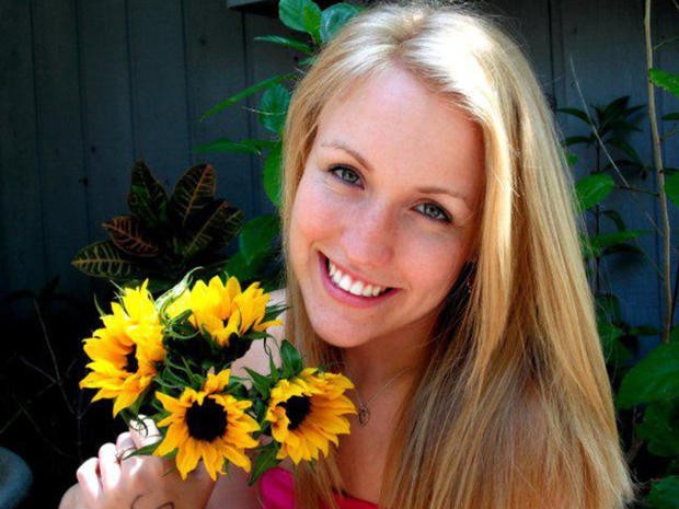 Cho bạn trai ôm lần cuối trước khi chia tay, cô gái xinh xắn đau đớn lãnh 32 nhát dao tưởng như đã bỏ mạng